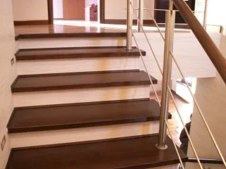 Montaż schodów-Schody drewniane